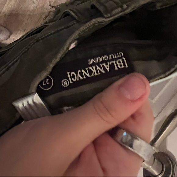 BlankNYC camo low rise denim shorts size 27 - Picture 3 of 3